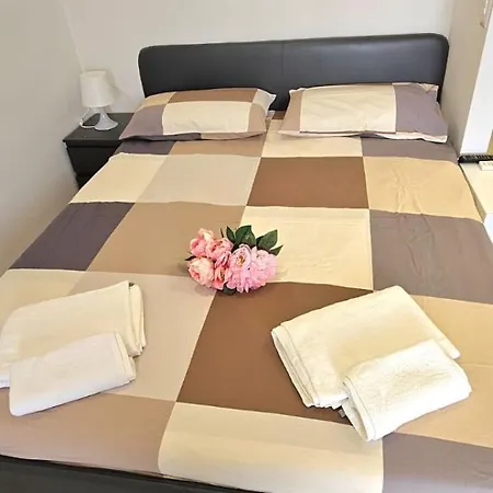 - La Barchetta Apartment