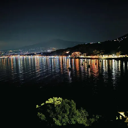- La Barchetta Apartament Giardini-Naxos